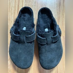 Birkenstock Boston Size 41 Regular/Wide Black Suede Shearling Lined Clogs